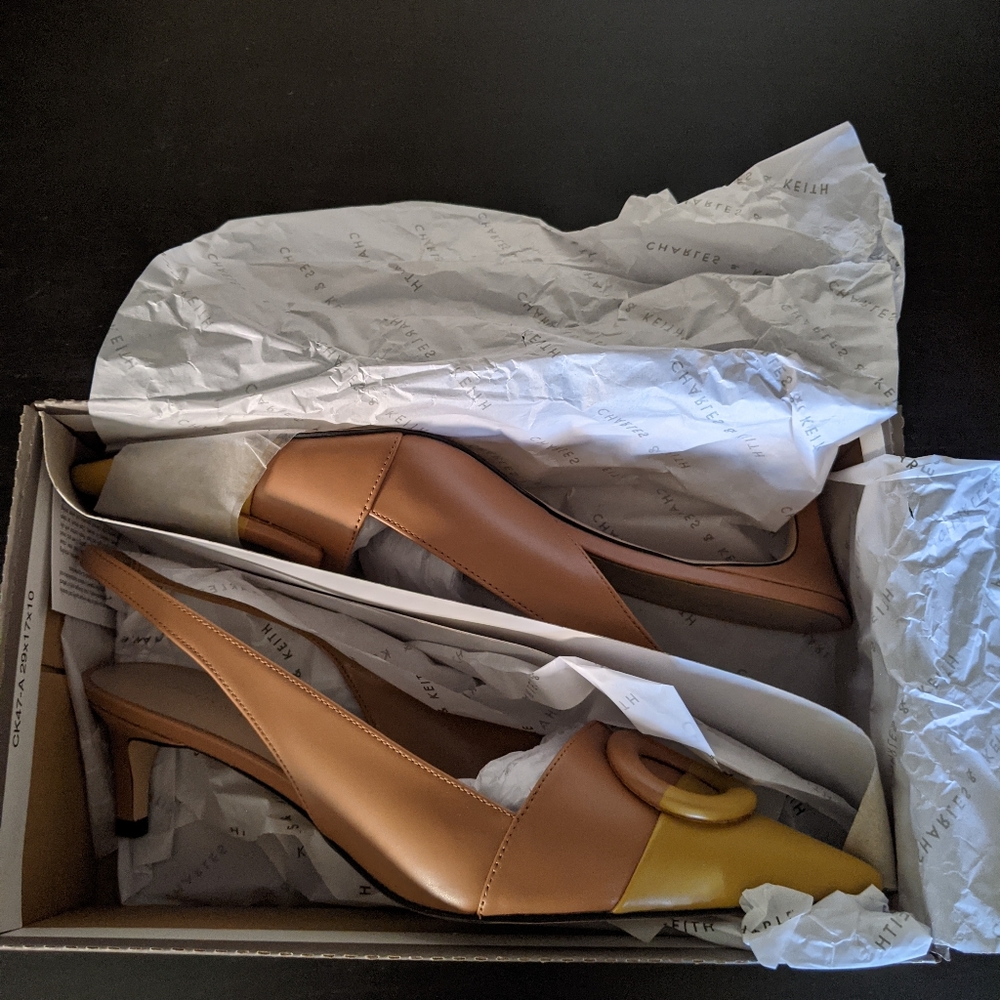 NIB Charles & Keith Mismatched Yellow Tan Slingback Heels Sz 41